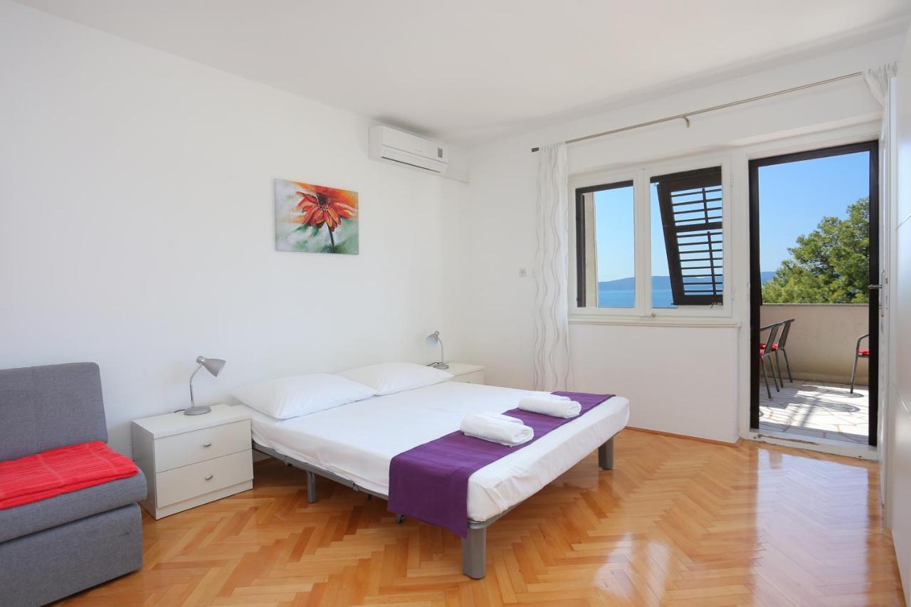Apartments By The Sea Brela, Makarska - 2718 Kültér fotó