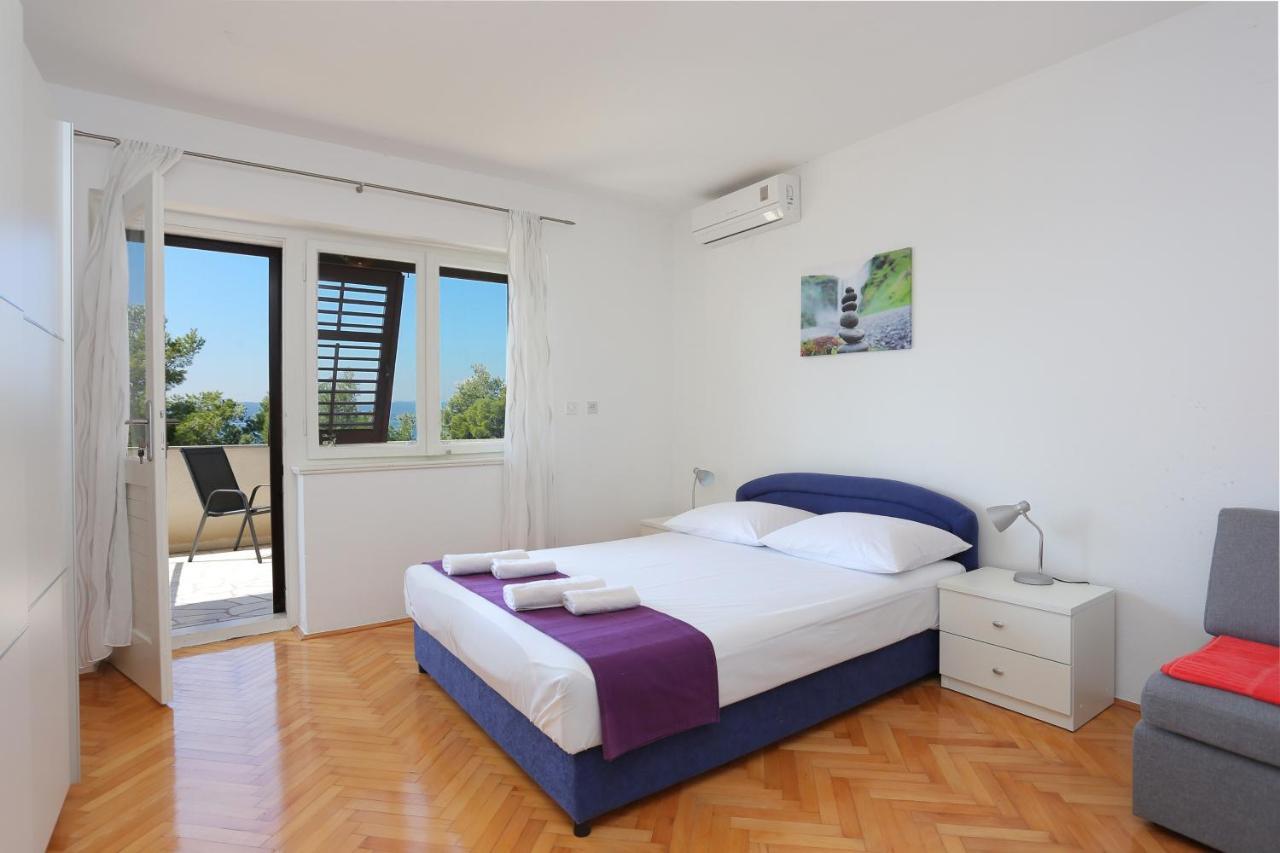 Apartments By The Sea Brela, Makarska - 2718 Kültér fotó